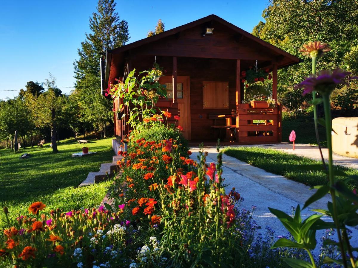 Cottage La Sierra With Jacuzzi Korenica Kültér fotó
