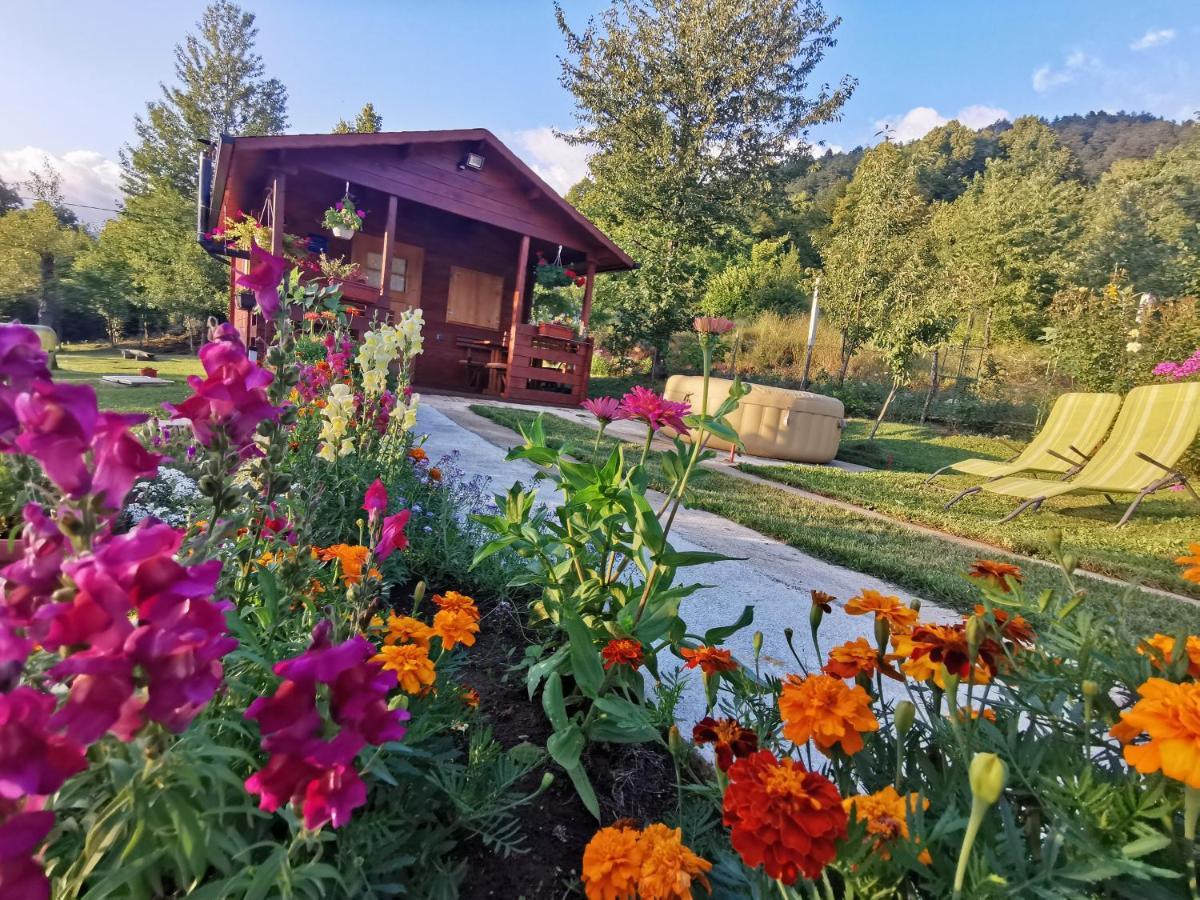 Cottage La Sierra With Jacuzzi Korenica Kültér fotó