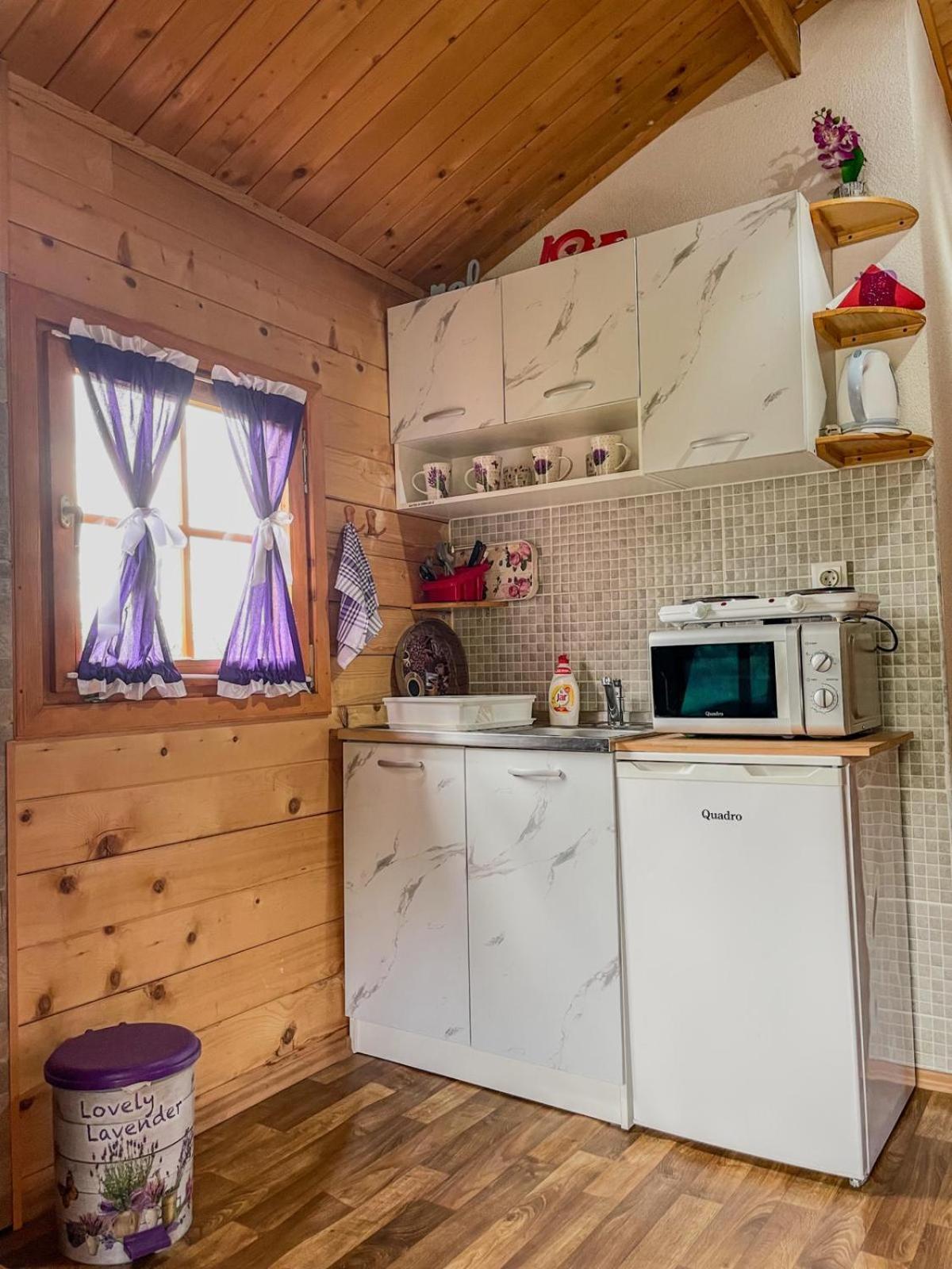 Cottage La Sierra With Jacuzzi Korenica Kültér fotó