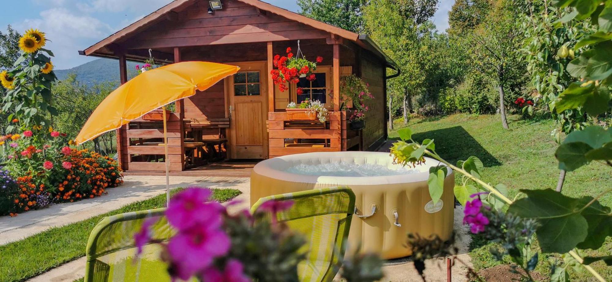Cottage La Sierra With Jacuzzi Korenica Kültér fotó