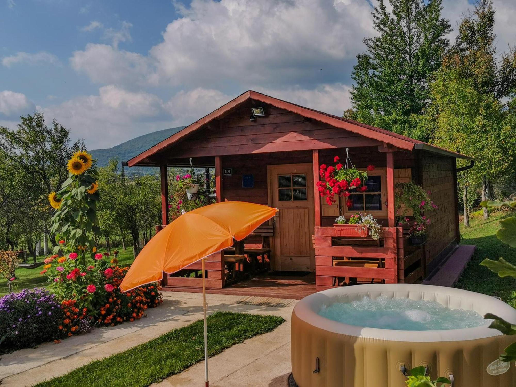 Cottage La Sierra With Jacuzzi Korenica Kültér fotó
